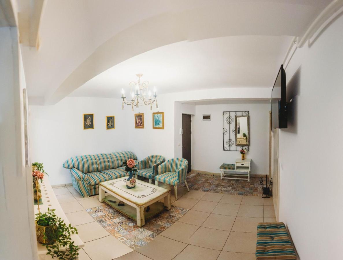 La Contessa Apartament トゥルグ・ネアムツ エクステリア 写真